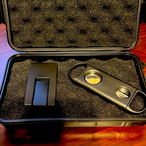 Beginner Cigar Gift Set (cigar not included) - Picture 2 of 4